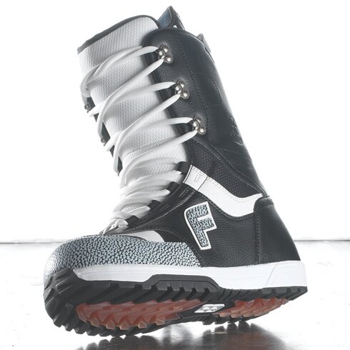 Forum Destroyer Boots (black/white)